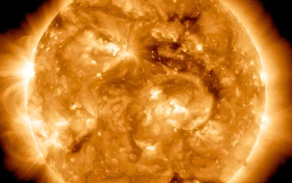 80 ans de mystère solaire enfin percé ? ces ondes cachées pourraient expliquer pourquoi le soleil brûle plus fort à sa périphérie qu’à sa surface