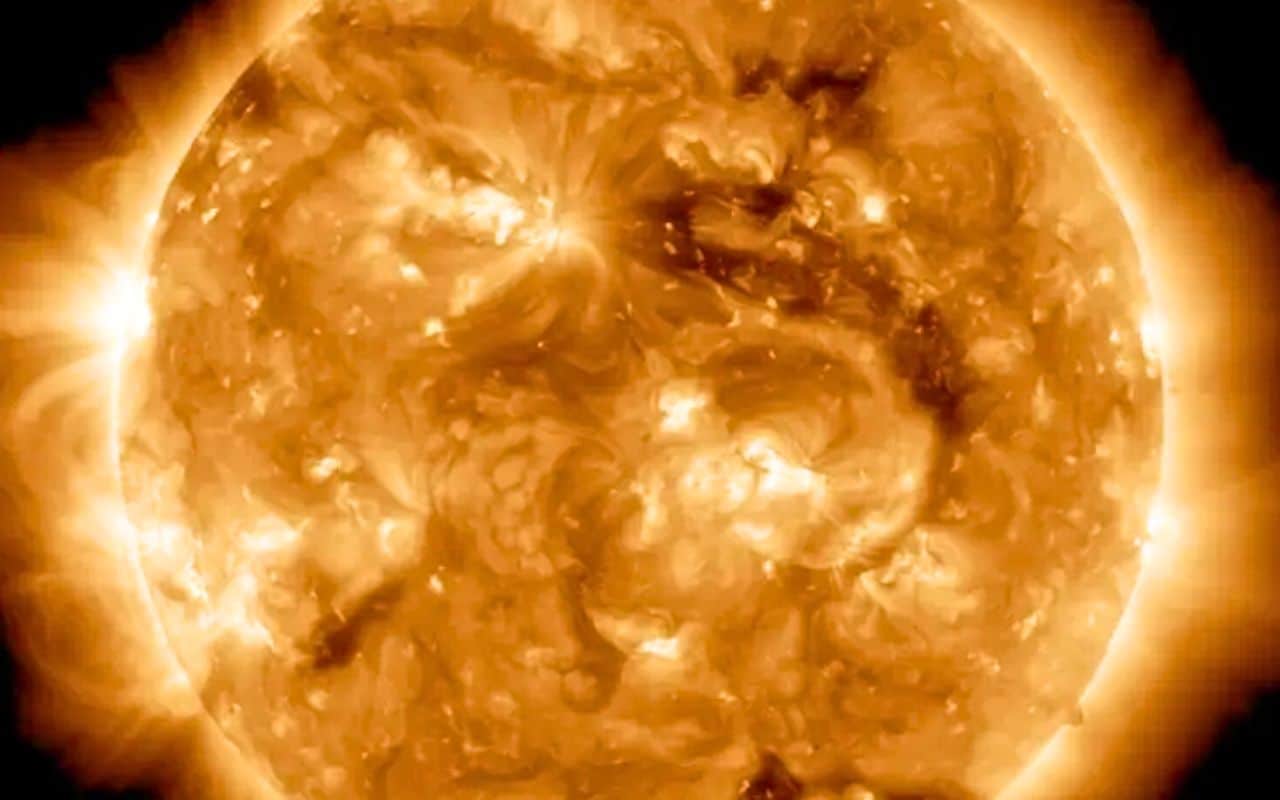 80 ans de mystère solaire enfin percé ? ces ondes cachées pourraient expliquer pourquoi le soleil brûle plus fort à sa périphérie qu’à sa surface