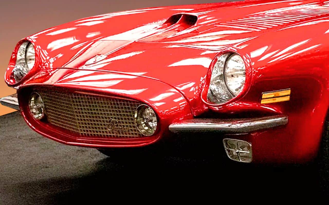 Ce constructeur a trahi l’Amérique avec un moteur Ferrari V12 caché dans une Pontiac pendant 30 ans