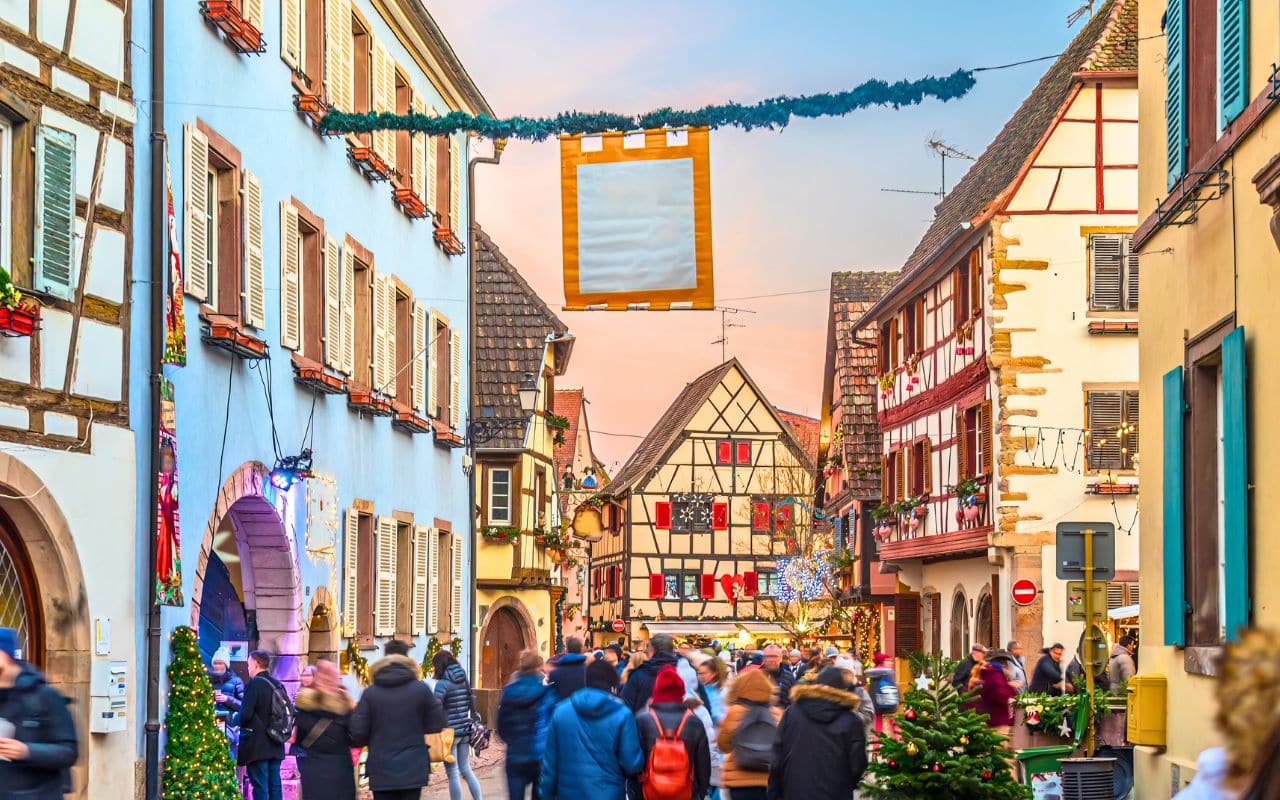 Ce village français a inspiré La Belle et la Bête mais son histoire dépasse tout ce qu’a montré Disney