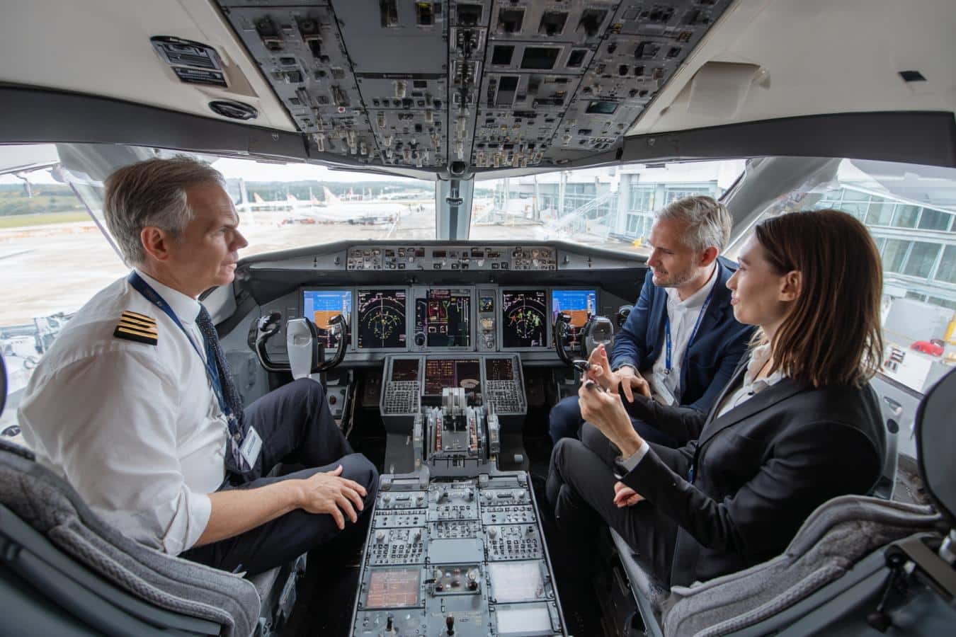 cockpit airbus avec sidesticks modernes