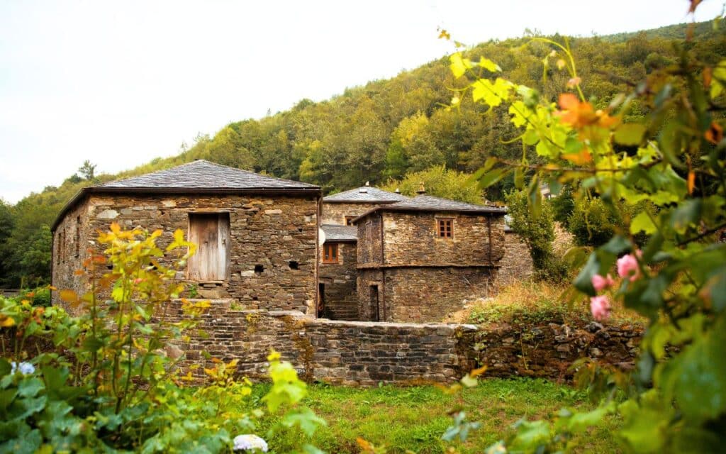 Des héritiers bloquent des maisons habitables pendant 20 ans sans rien faire mais cette réforme veut leur retirer le pouvoir de dire non