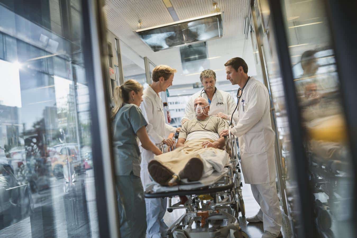 personne suffoque eau poumons