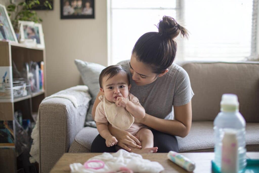 soulager douleurs gencives bebe joues gonflees