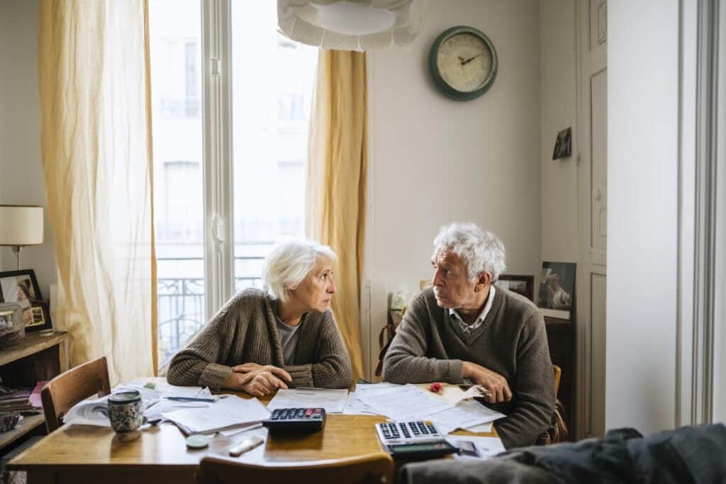 suppression abattement fiscal retraites petits revenus