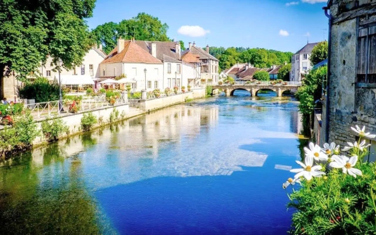 Un petit village de Champagne attire les regards du monde entier : ce joyau méconnu est lié à un géant de la peinture française