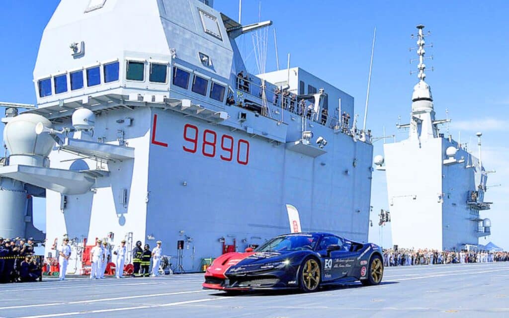 Un pilote italien bat un record du monde dans des conditions terrifiantes : même ses ingénieurs doutaient de sa réussite