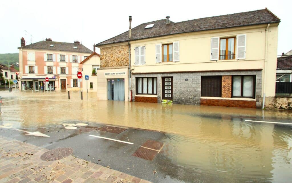Une maison sur quatre est menacée, mais personne n'en parle cette carte officielle révèle l'ampleur choquante du risque d'inondation en France